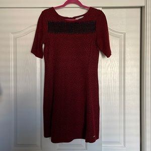 Red short sleeve dress